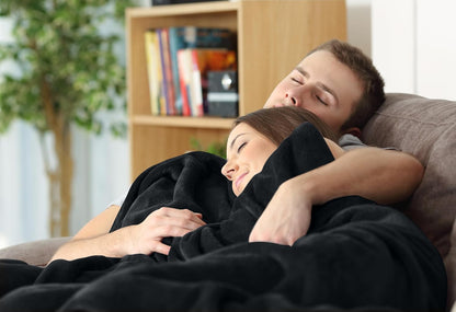 Refined Fleece Blanket — Timeless Warmth, Instant Comfort