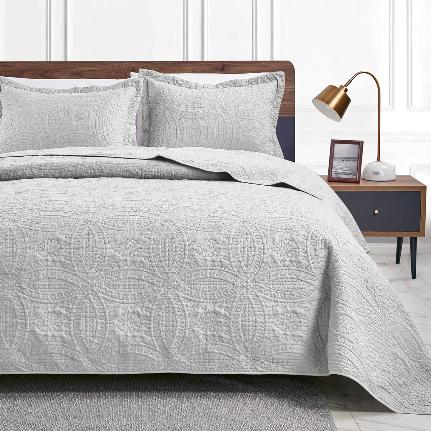 Refined All-Season Quilt Set