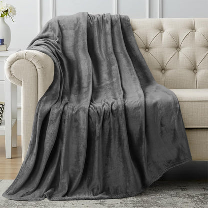 Refined Fleece Blanket — Timeless Warmth, Instant Comfort