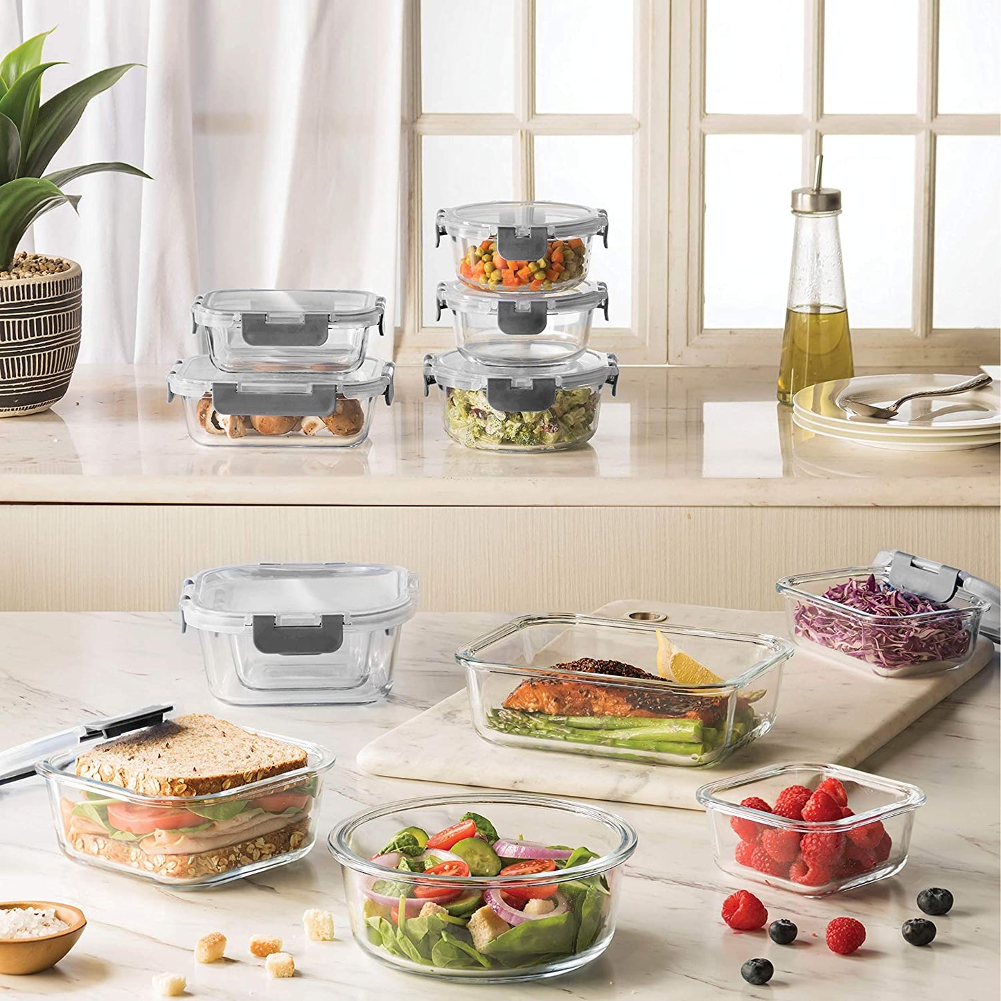 Refined Glass Containers — Freshness Preserved, Effortlessly Secure