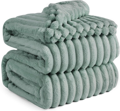 Gentlesoft White Fleece Throw Blanket