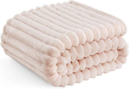 Gentlesoft White Fleece Throw Blanket