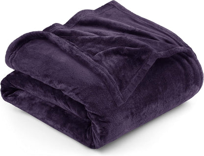 Refined Fleece Blanket — Timeless Warmth, Instant Comfort